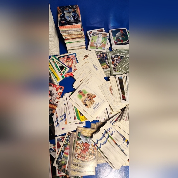 Topps Chrome base #200 huge baseball card lot mini Coin, possible hof or… - Picture 15 of 16